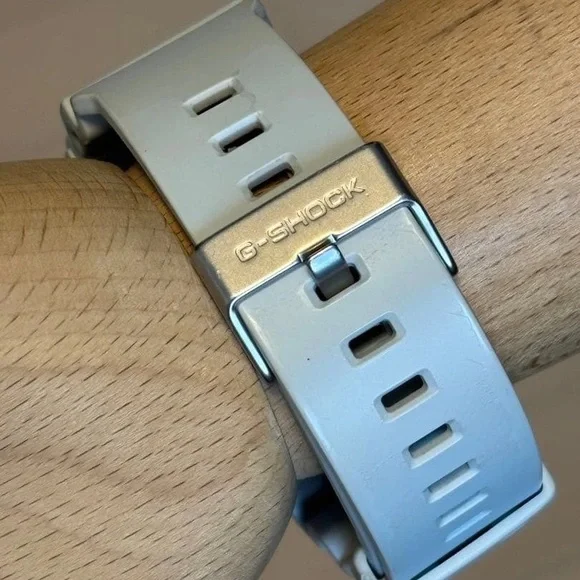 G-Shock White and Gray Digital Smartwatch